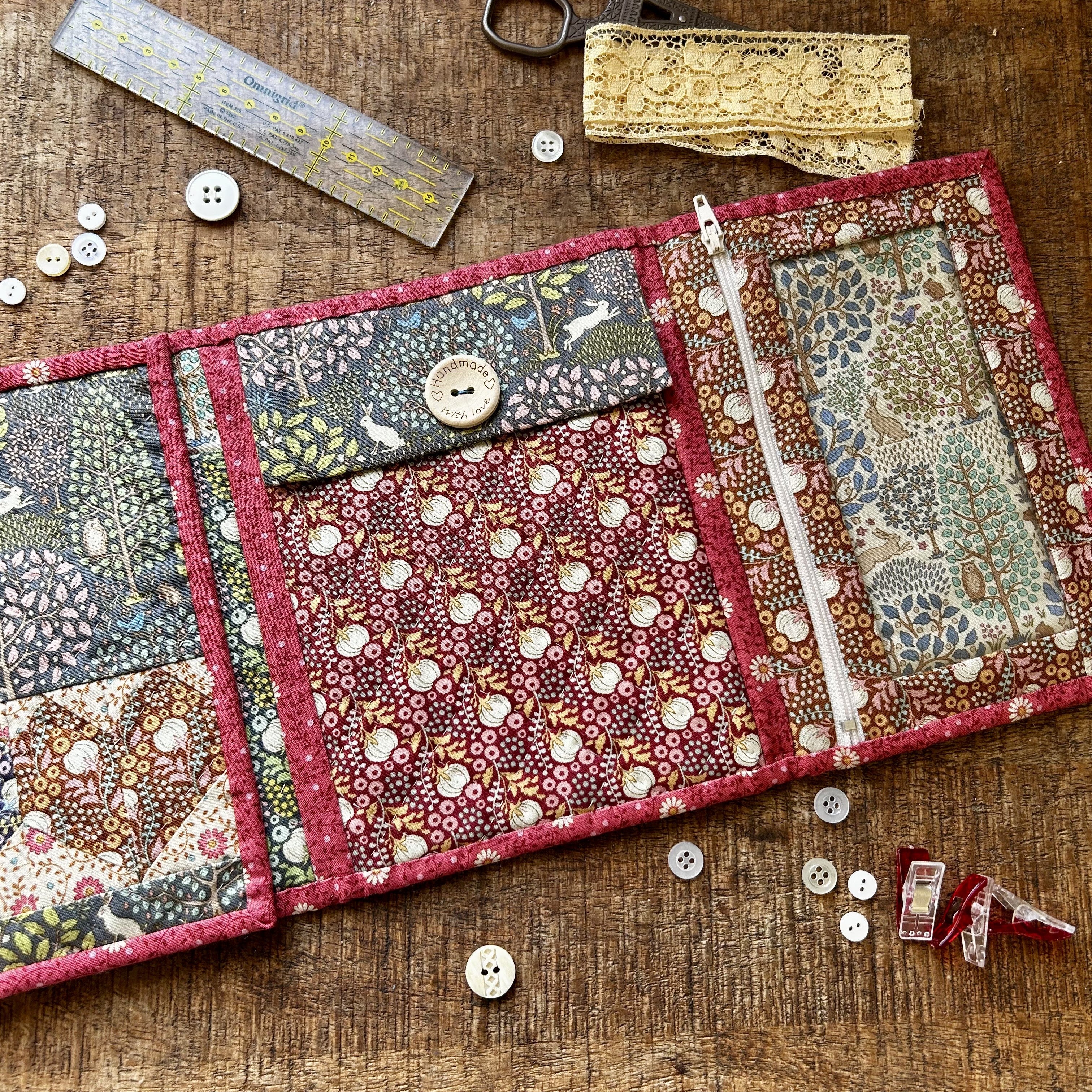 Pochette sanctuary rouge