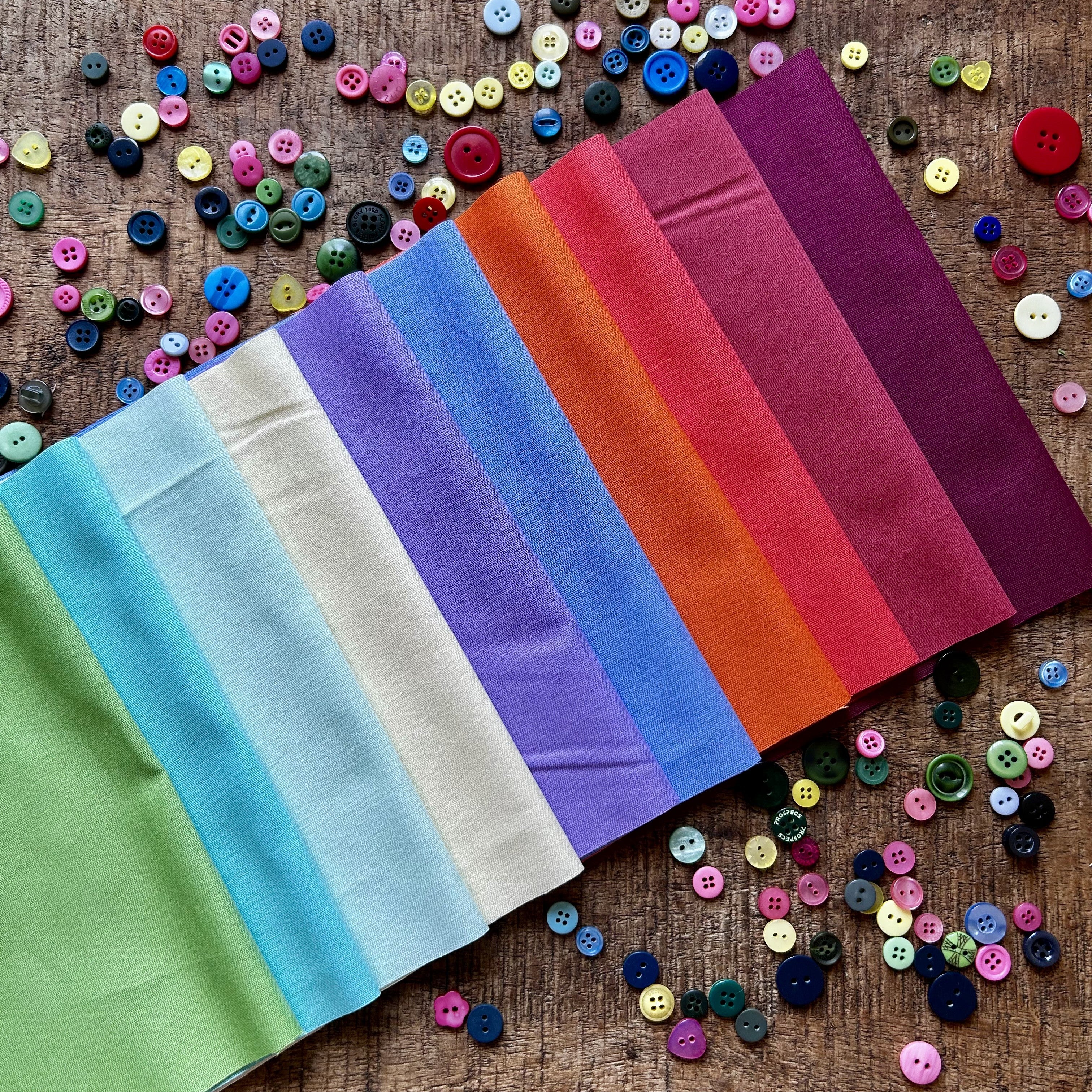 Lot de tissus unis 20/55cm